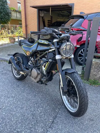 Husqvarna Svartpilen 401 (2018 - 19) usata