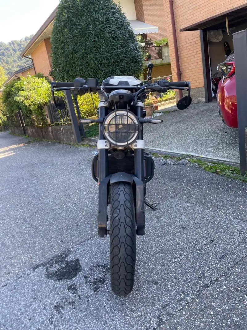 Husqvarna Svartpilen 401 (2018 - 19) (4)