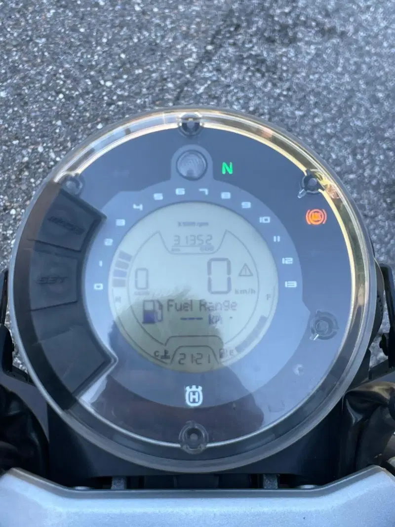 Husqvarna Svartpilen 401 (2018 - 19) (5)