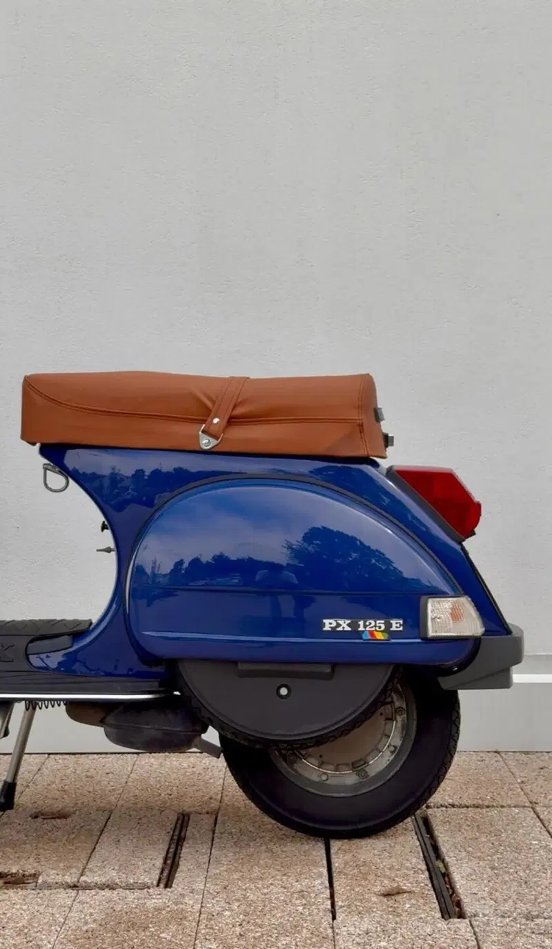 Piaggio Vespa PX125E Arcobaleno (6)