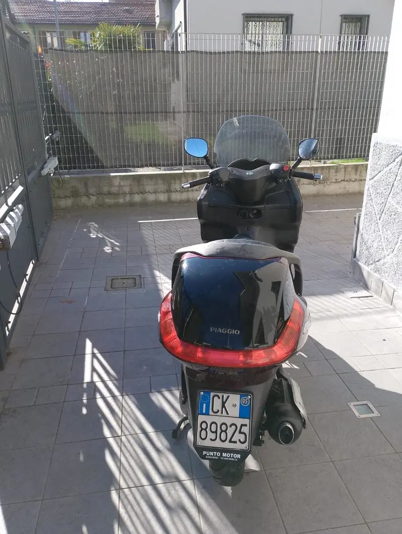 Piaggio X8 125 Street (2)