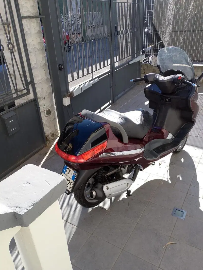 Piaggio X8 125 Street (5)