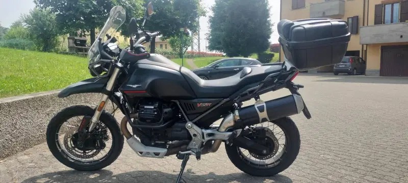 Moto Guzzi V85 TT (2021 - 23) (4)