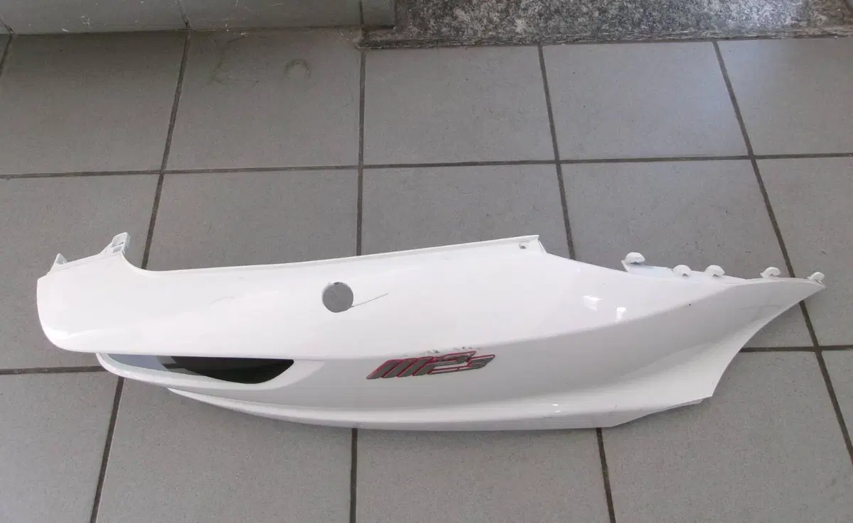 FIANCO DESTRO PIAGGIO MP3 350 SPORT (6)