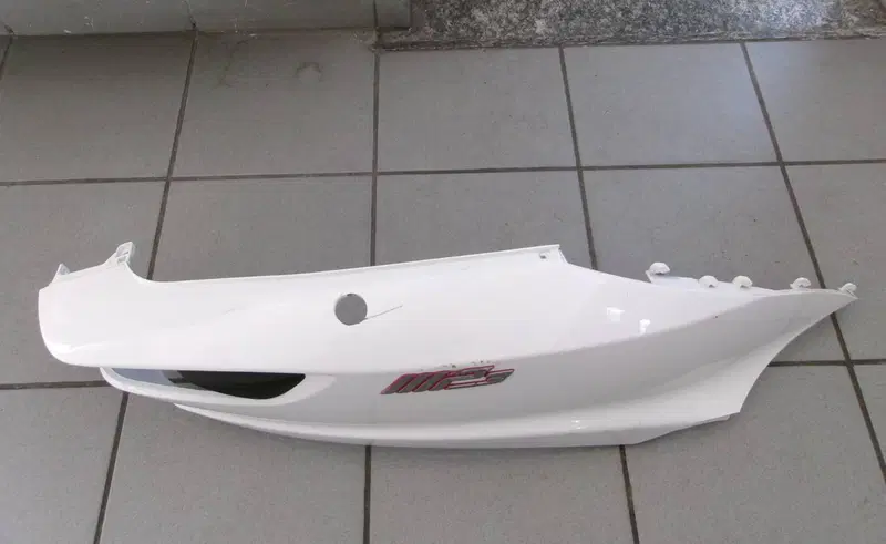 FIANCO DESTRO PIAGGIO MP3 350 SPORT (6)