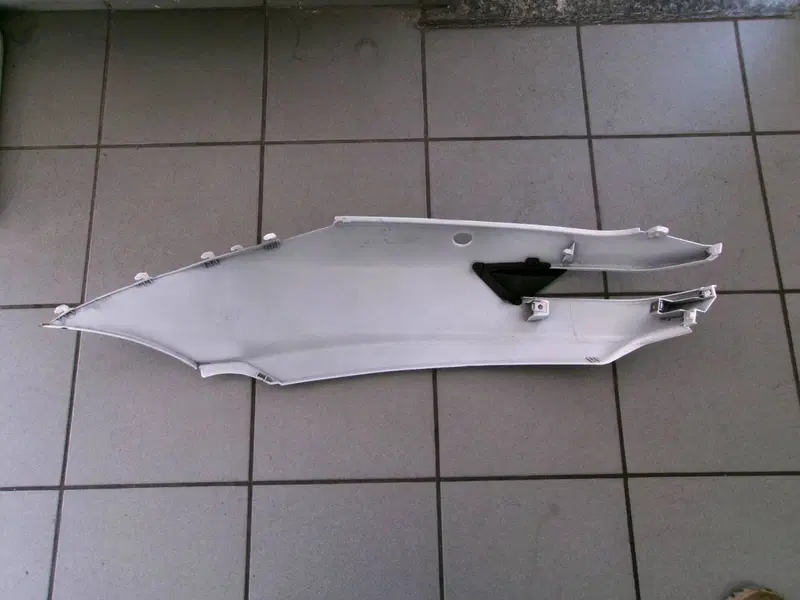 FIANCO DESTRO PIAGGIO MP3 350 SPORT (7)
