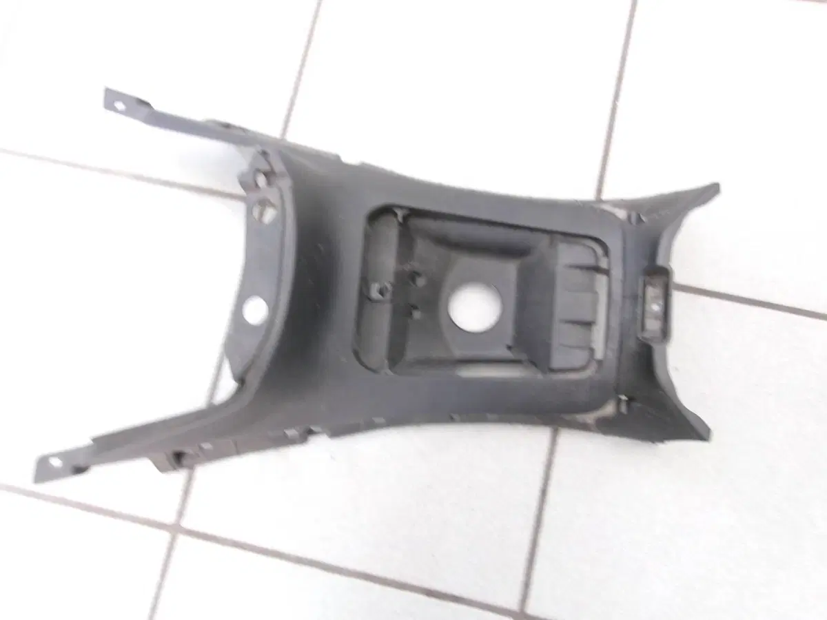 COPERCHIO CENTRALE PIAGGIO MP3 350 SPORT (2)