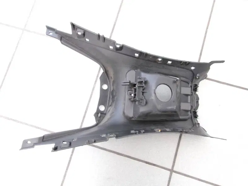 COPERCHIO CENTRALE PIAGGIO MP3 350 SPORT (3)