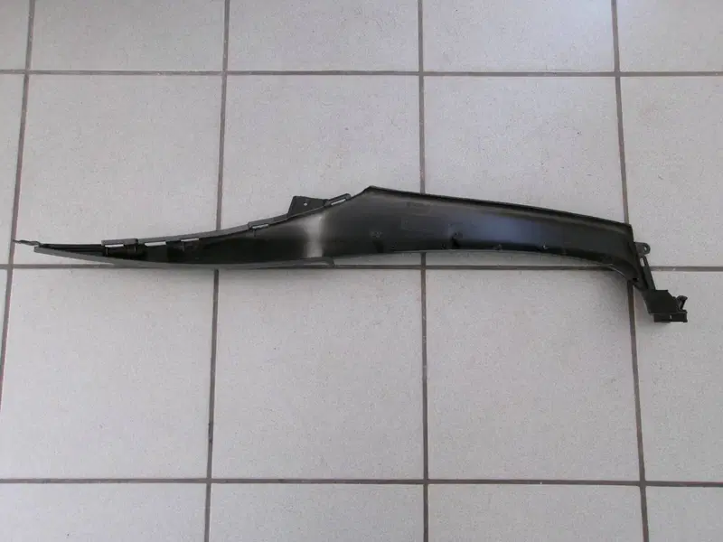 COPERCHIO CENTRALE DESTRO PIAGGIO MP3 350 SPORT