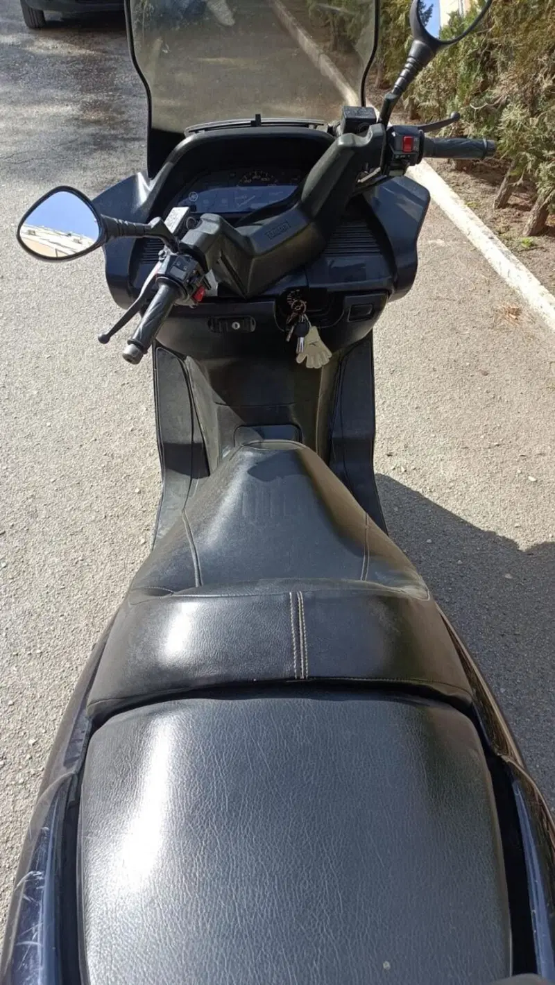 Yamaha Majesty 250 (1999 - 06) (2)