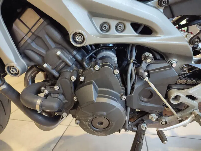 Yamaha MT-09 (2013 - 15) (8)