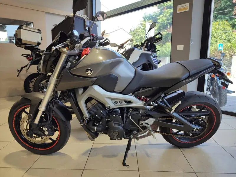 Yamaha MT-09 (2013 - 15) (5)