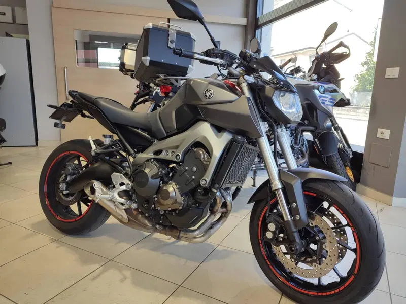 Yamaha MT-09 (2013 - 15) (2)
