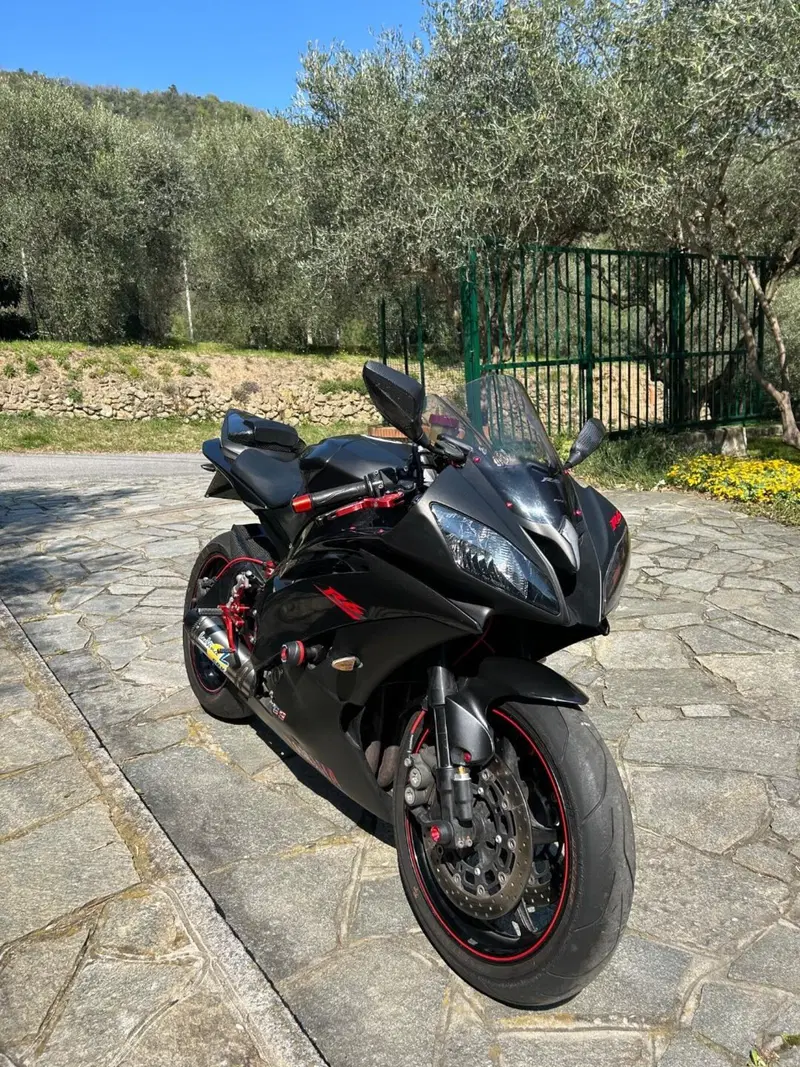 Yamaha YZF R6 (2008 - 09) (8)