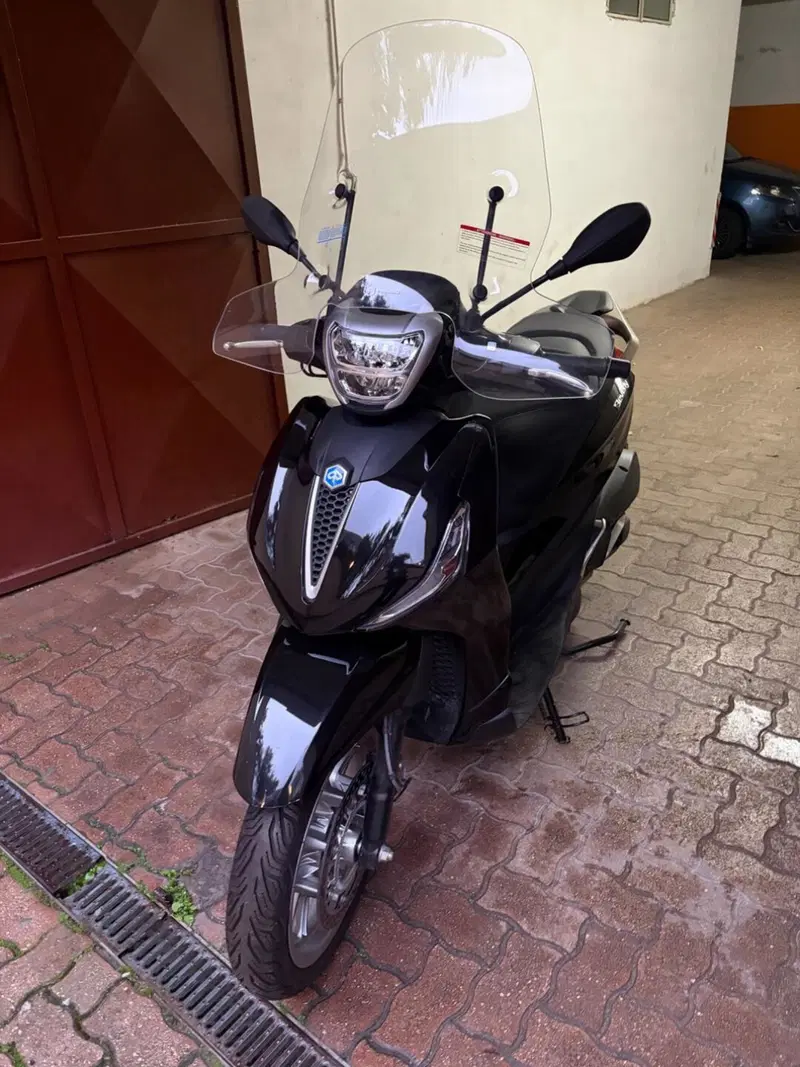Piaggio Beverly 300 ABS-ASR (2021 - 25)