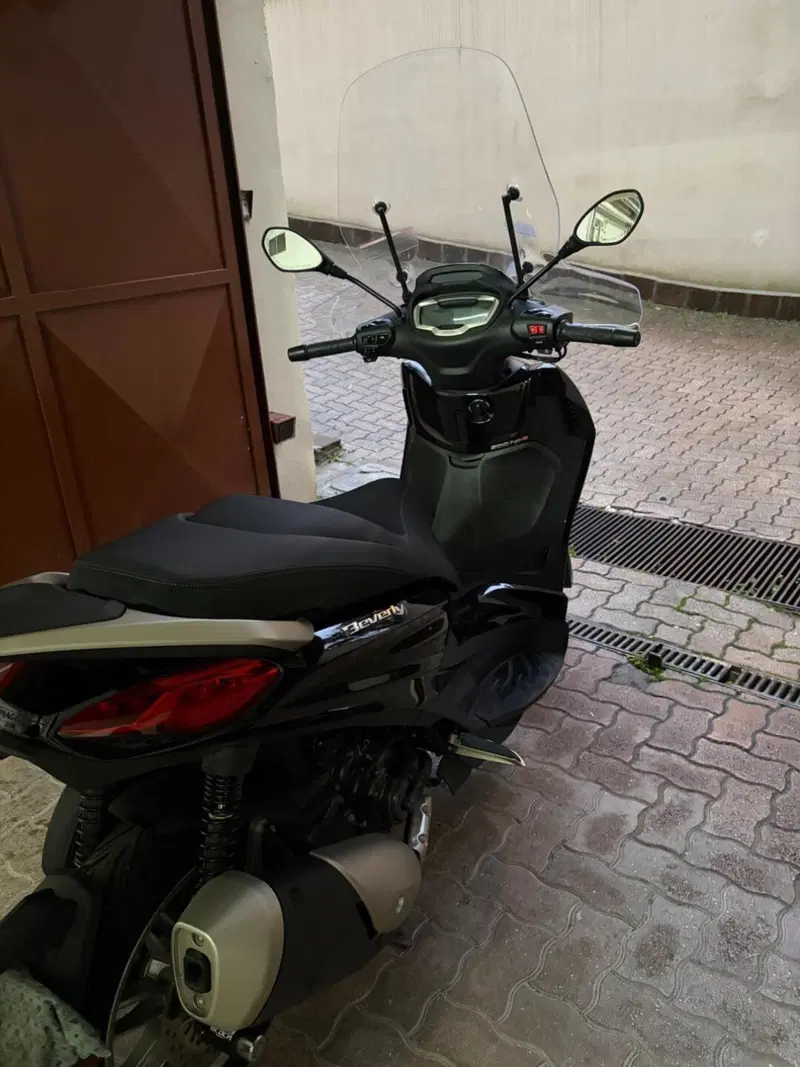 Piaggio Beverly 300 ABS-ASR (2021 - 25) (7)