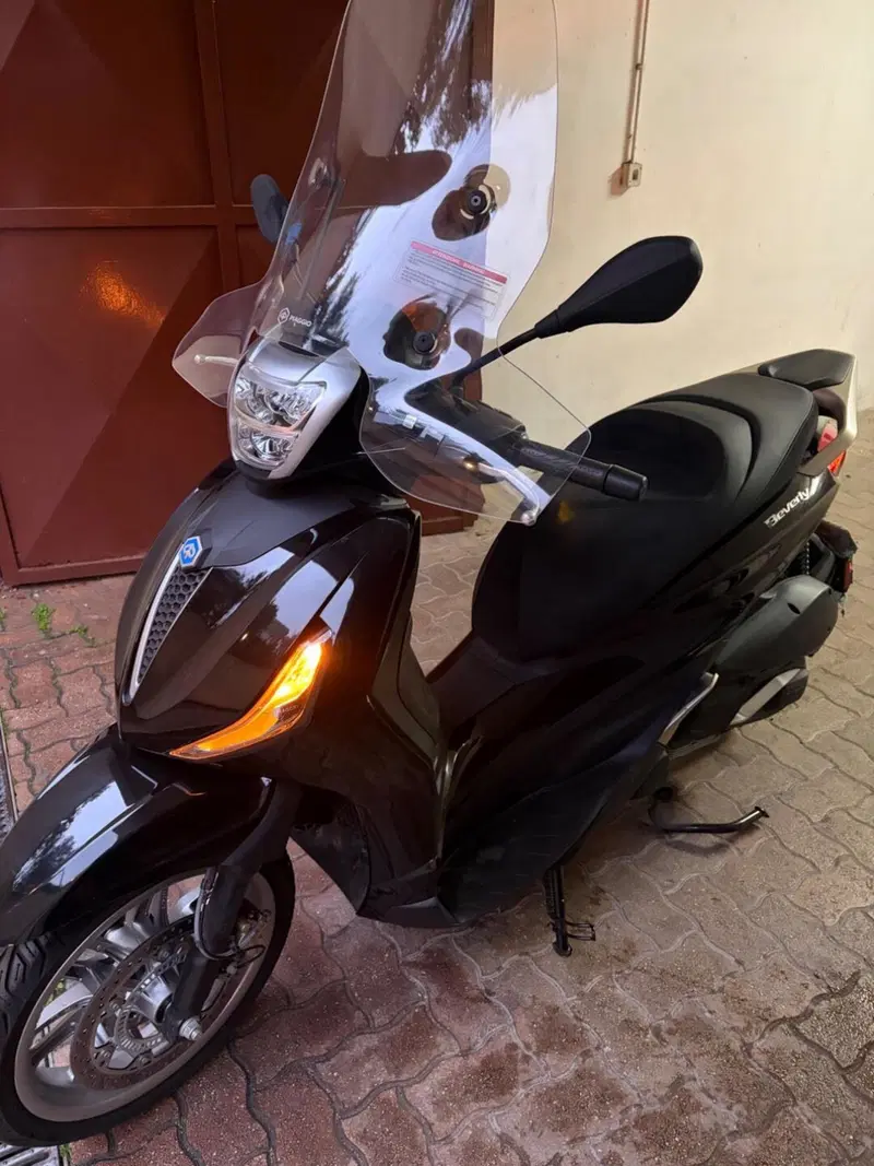 Piaggio Beverly 300 ABS-ASR (2021 - 25) (8)
