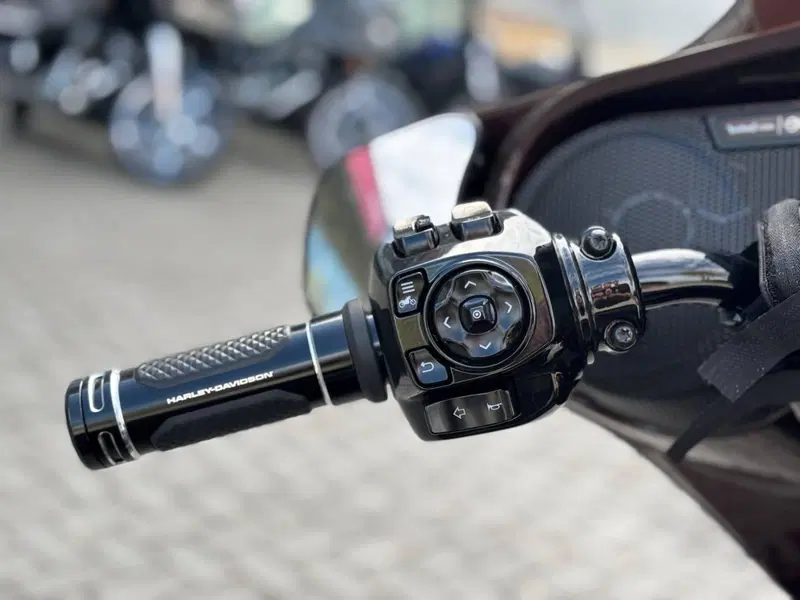 Harley-Davidson CVO Street Glide (2024) (5)