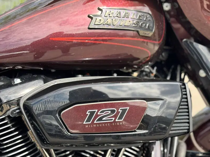 Harley-Davidson CVO Street Glide (2024) (14)