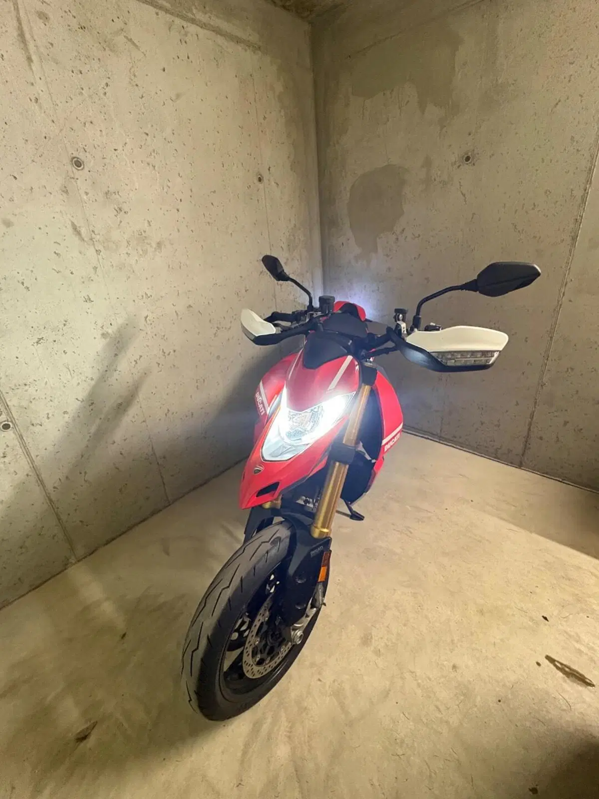 Ducati Hypermotard 950 SP (2022 - 25) (2)