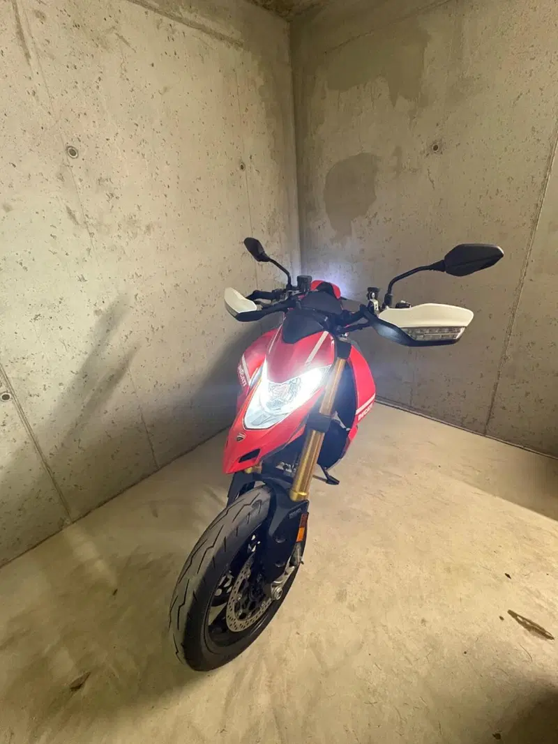 Ducati Hypermotard 950 SP (2022 - 25) (2)