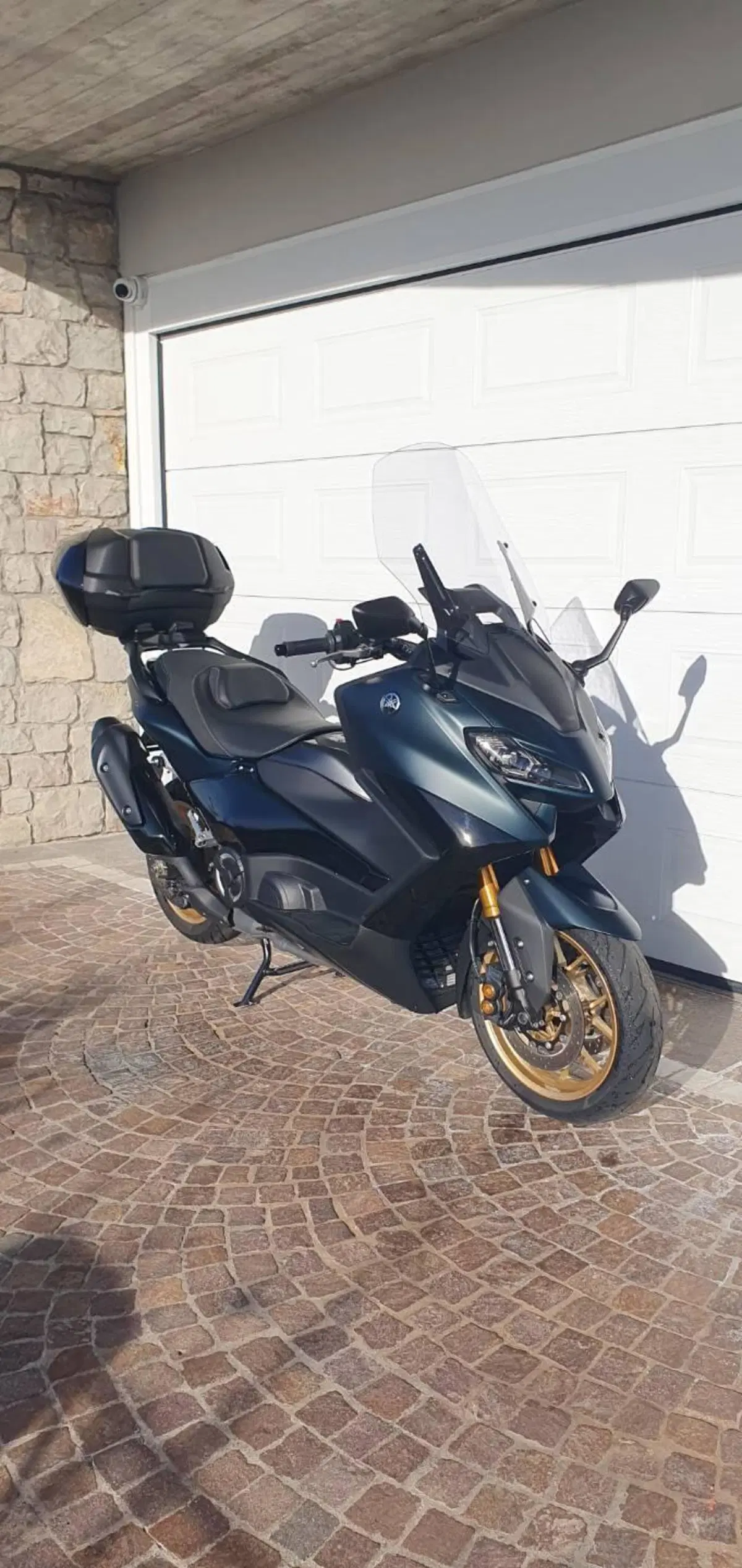 Yamaha T-Max 560 Tech Max (2022 - 24) (2)