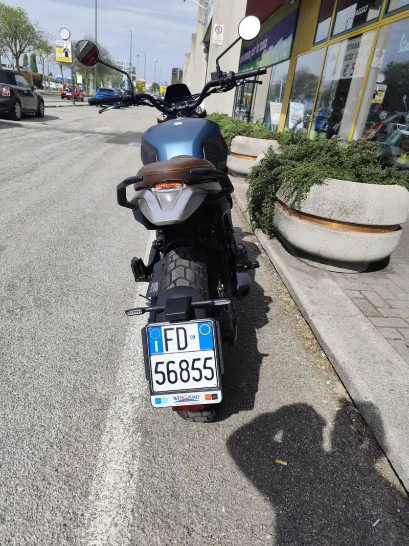 Moto Morini SEIEMMEZZO SCR (2022 - 26) (4)