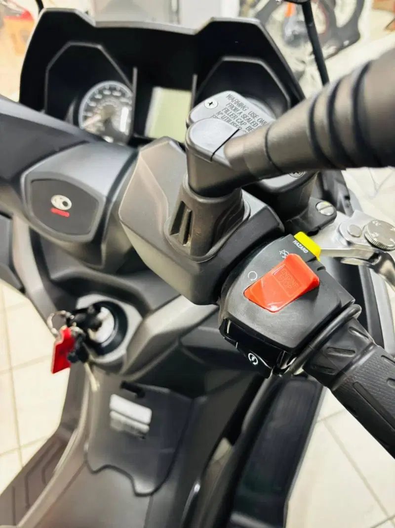 Kymco X-Town 300i (2025 - 26) (8)