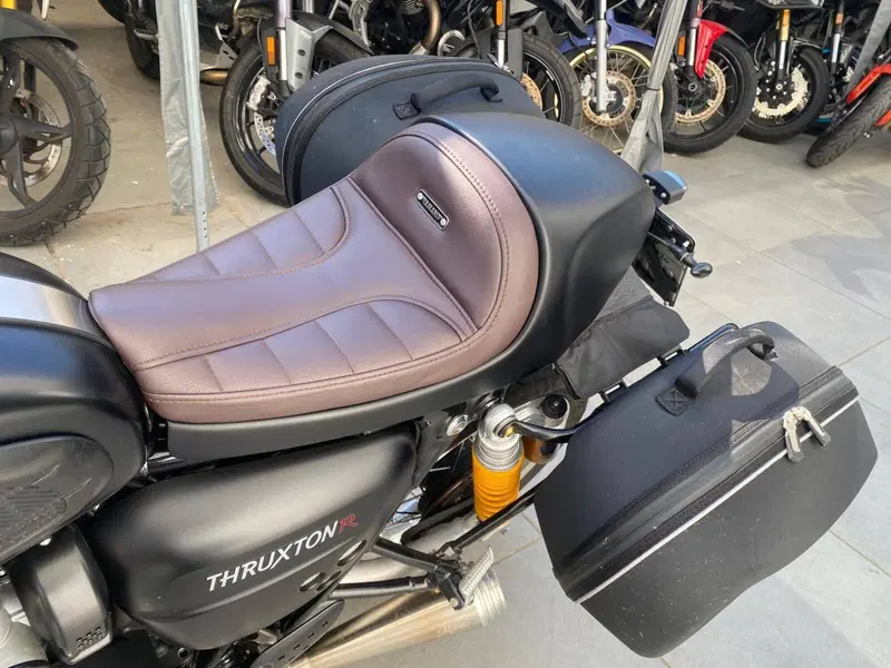 Triumph Thruxton 1200 R (2017 - 20) (8)