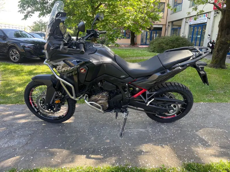 Honda Africa Twin CRF 1100L ES DCT (2024 - 26) (5)