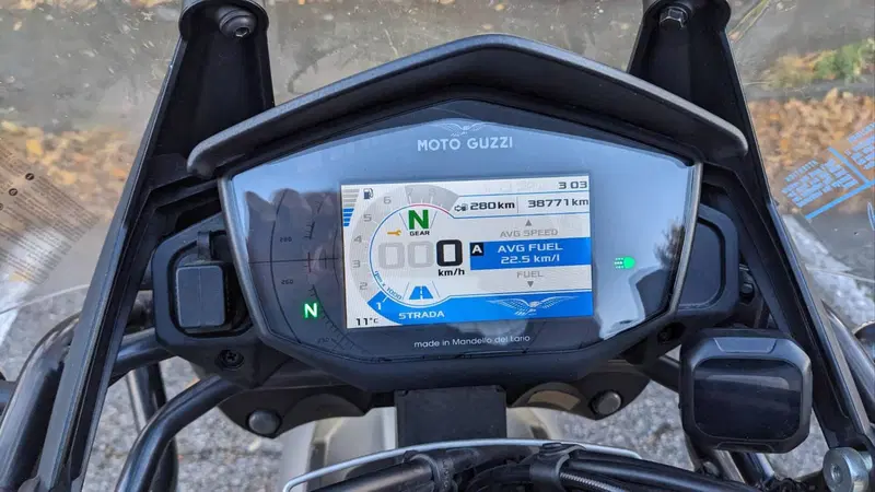 Moto Guzzi V85 TT (2019 - 20) (5)