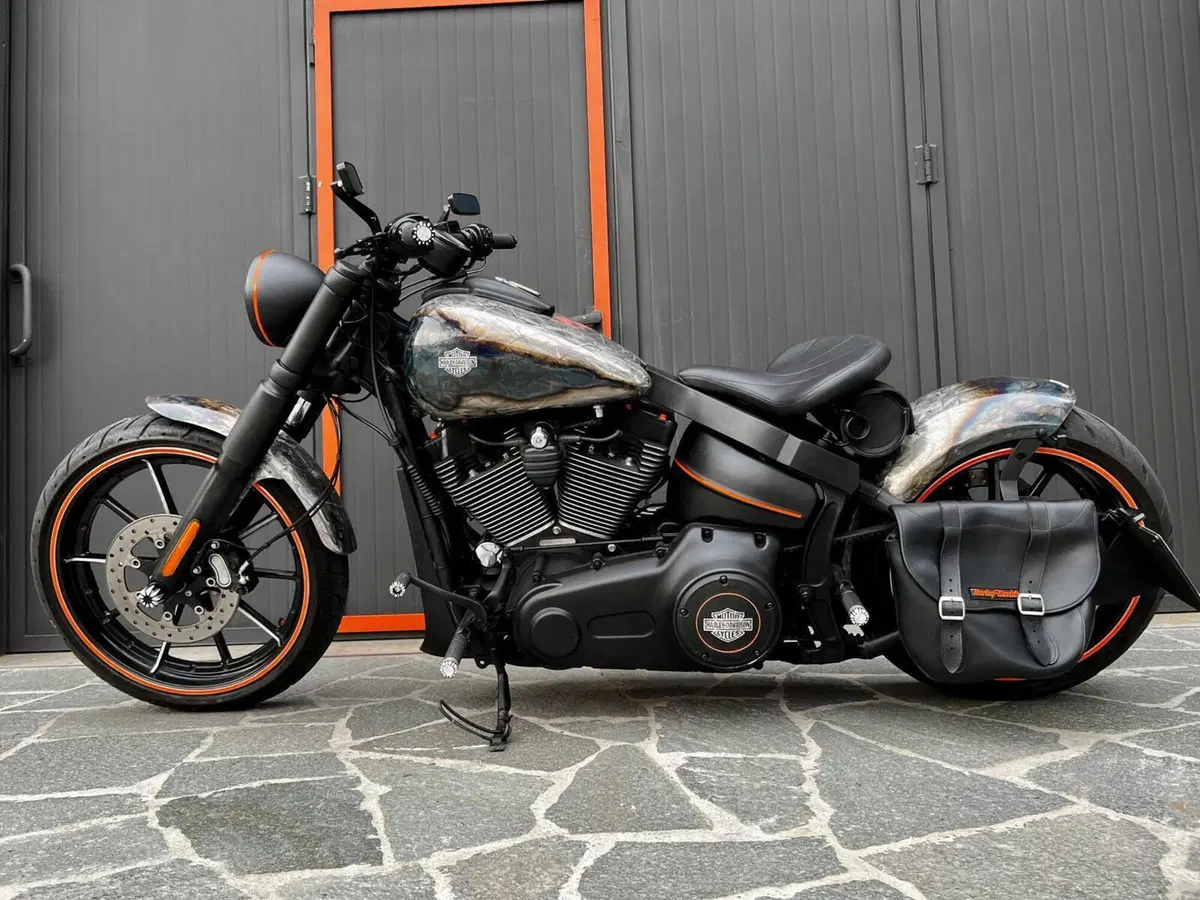 Harley-Davidson 1800 Breakout (2012 - 14) - FXSBSE (3)