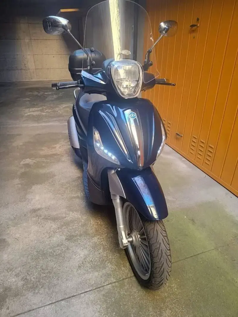 Piaggio Beverly 300 i.e. (2010 - 16) (2)