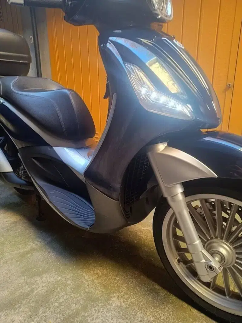 Piaggio Beverly 300 i.e. (2010 - 16) (3)