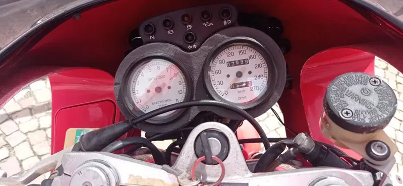 Moto Guzzi Daytona 1000 (5)