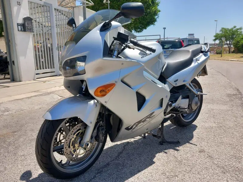 Honda vfr 800  (7)