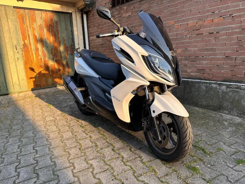 Kymco K-Xct 300i (2012 - 17) (3)