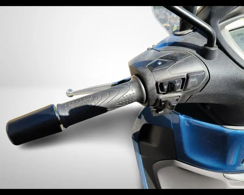 Piaggio Beverly 400 ABS-ASR (2021 - 24) (9)