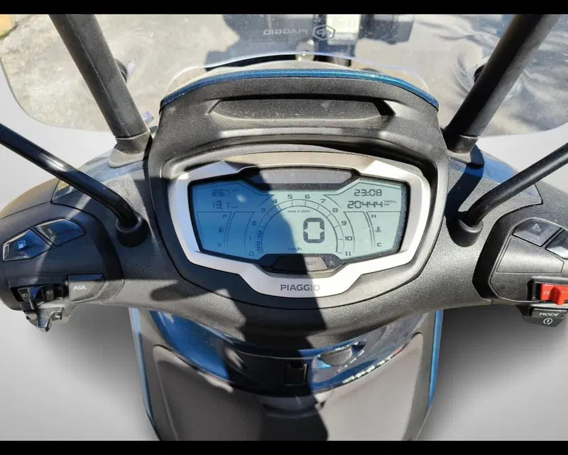 Piaggio Beverly 400 ABS-ASR (2021 - 24) (8)