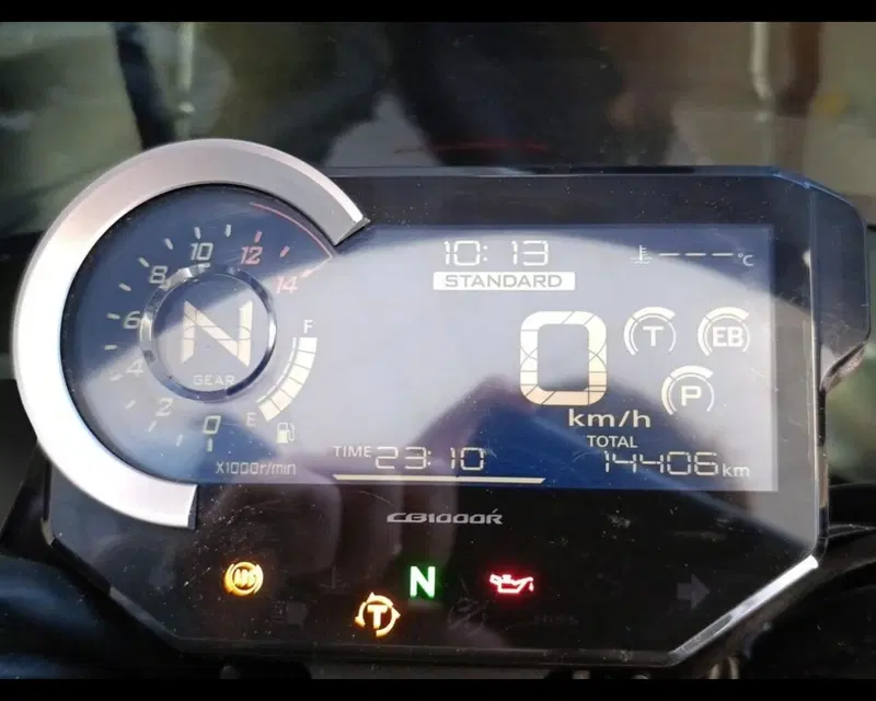 Honda CB 1000 R (2021 - 25) (9)
