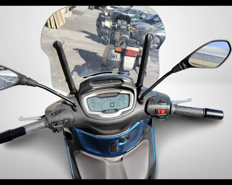 Piaggio Beverly 400 ABS-ASR (2021 - 24) (11)