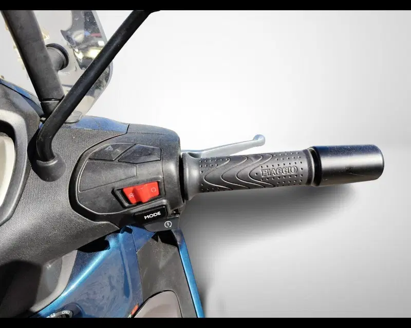 Piaggio Beverly 400 ABS-ASR (2021 - 24) (10)