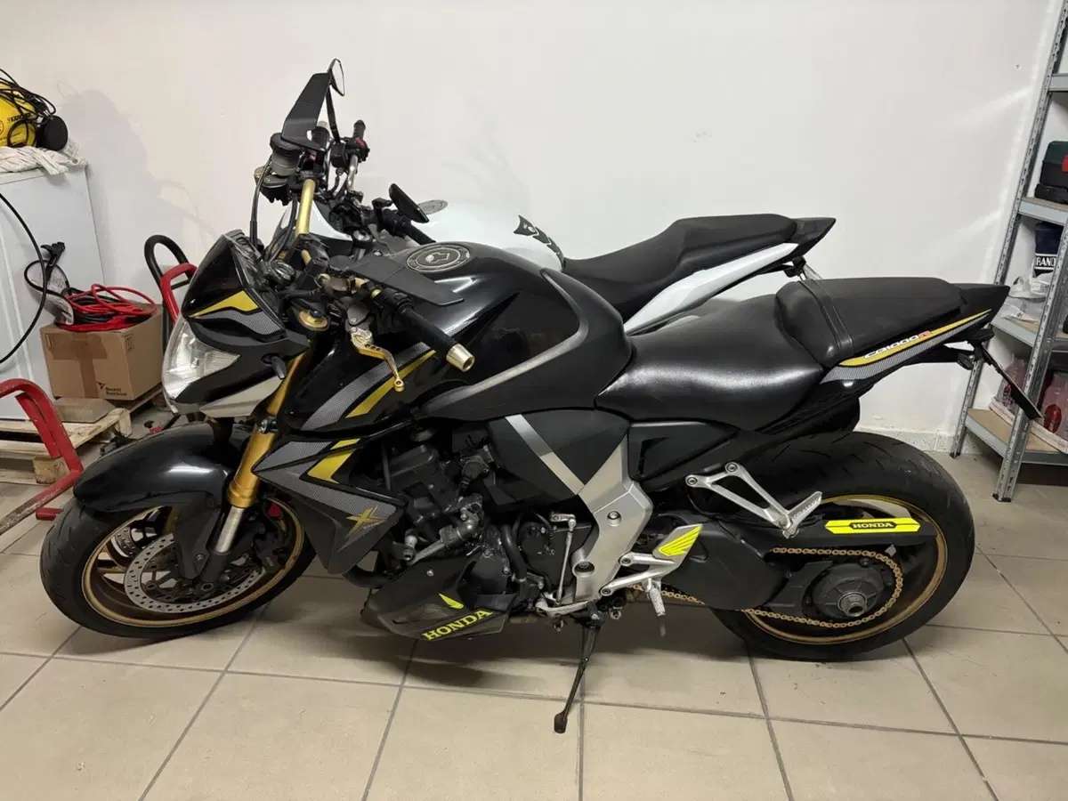 Honda CB 1000 R ABS (2011 - 17) (9)