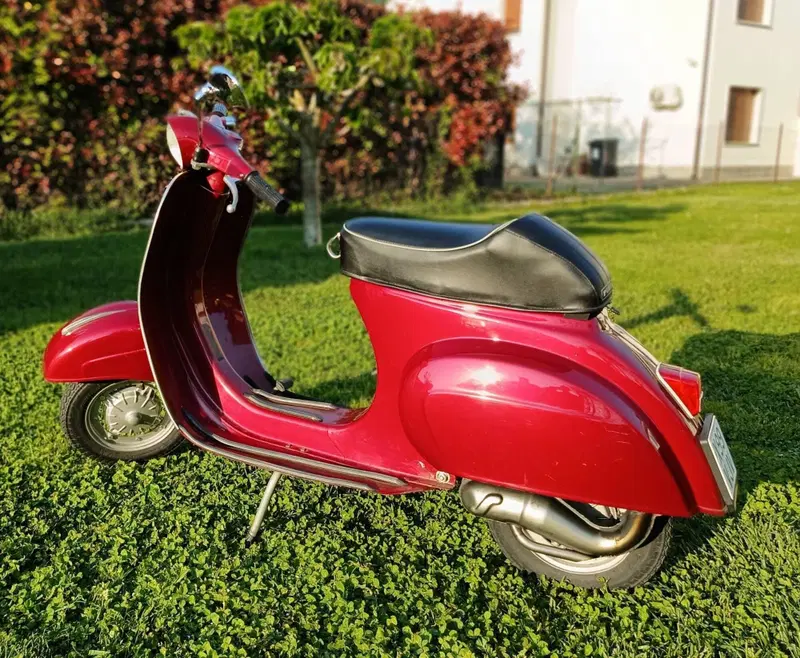 Piaggio Vespa 50 R (7)