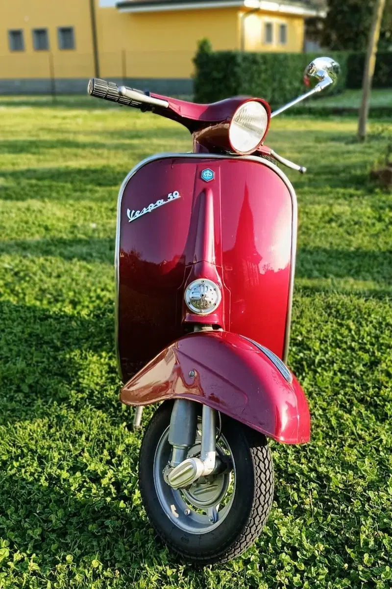 Piaggio Vespa 50 R (10)