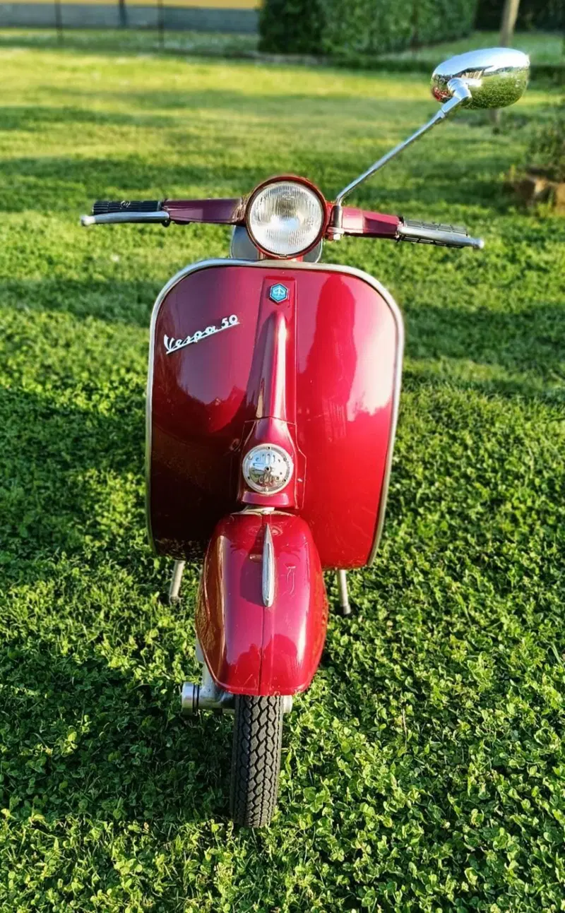 Piaggio Vespa 50 R (8)