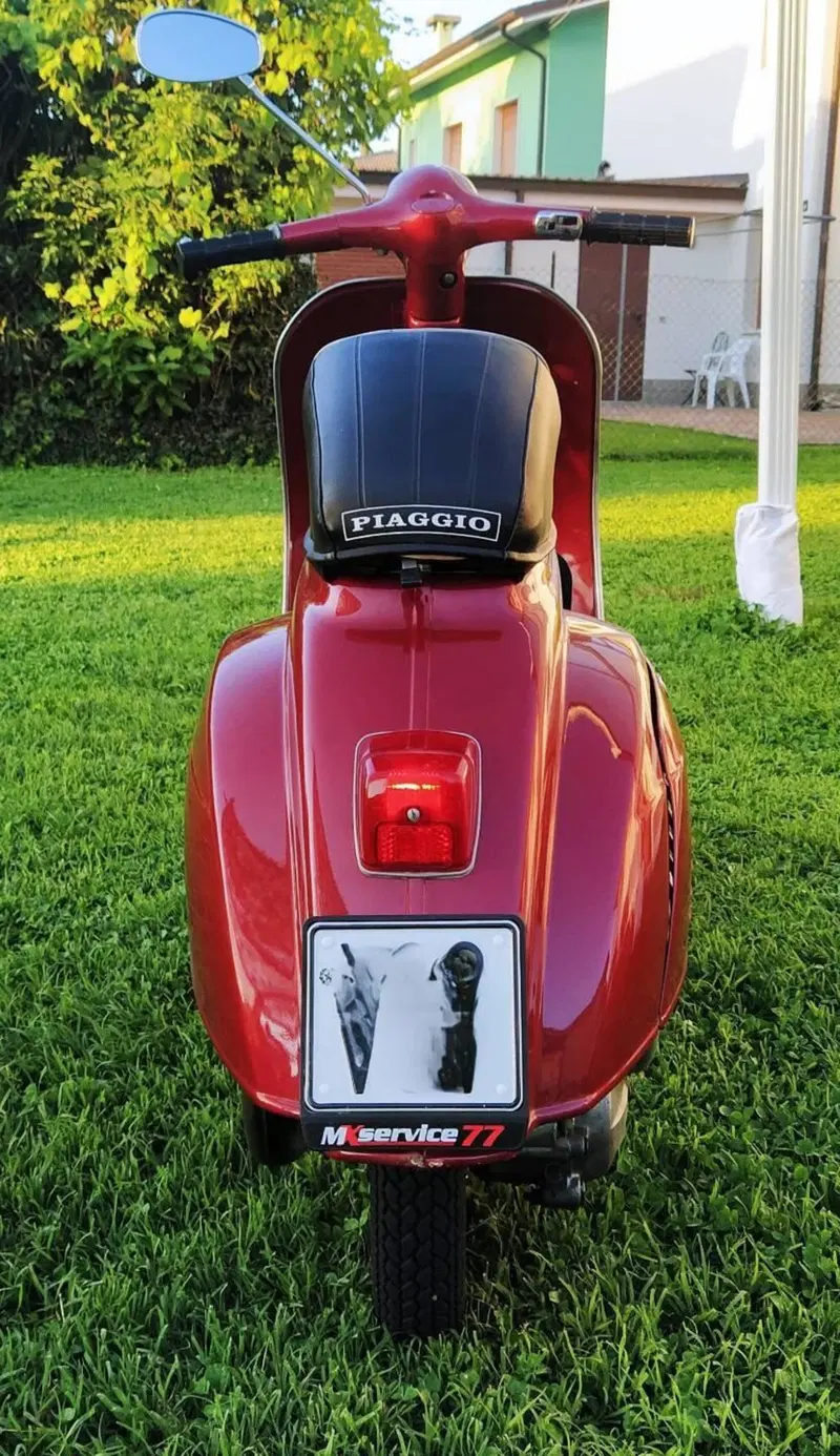 Piaggio Vespa 50 R (2)