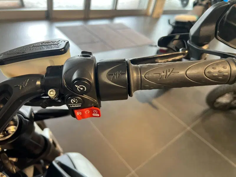 MV Agusta Dragster 800 RC SCS (2021 - 22) (4)