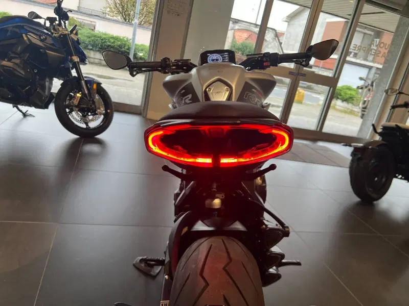 MV Agusta Dragster 800 RC SCS (2021 - 22) (3)