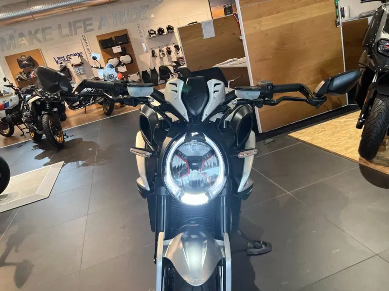 MV Agusta Dragster 800 RC SCS (2021 - 22) (11)